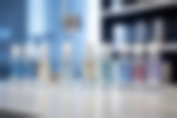 武汉美之仁医疗美容医院推出超声波祛眼袋优惠活动，原价3000元起现仅需2500元起，让您轻松拥有明亮动人的双眸！