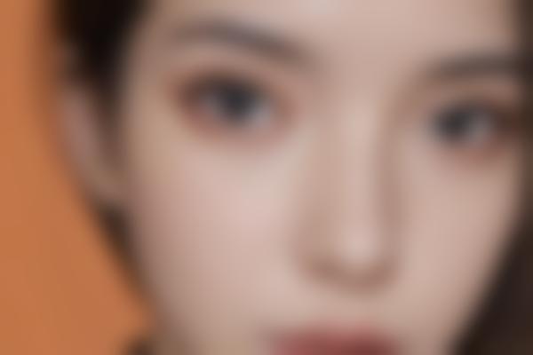 潘彦龙医生做眼修复吗？