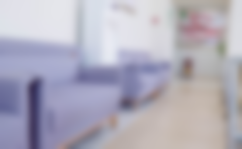 【钴铬合金烤瓷牙2000】左右就能搞定，深圳美莱口腔门诊部医生实力