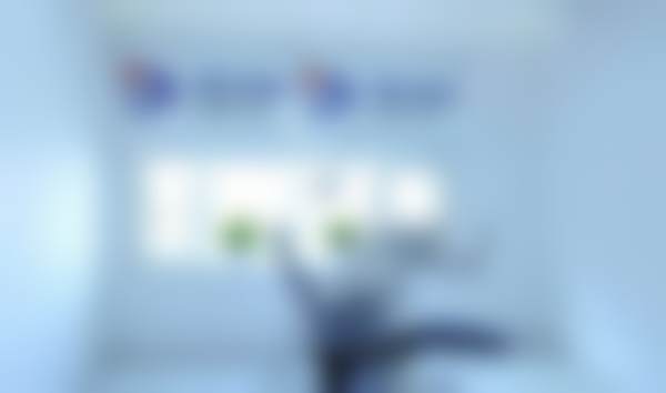 种植牙患者获赠洗牙服务好评案例：乌鲁木齐正博口腔门诊专业团队让种牙更安心