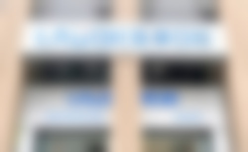 深圳乐孚新安口腔门诊部门头