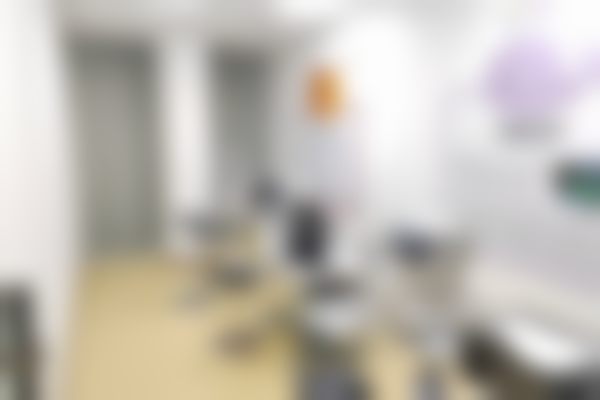 江苏无锡明昕眼科诊所二楼角塑验配区